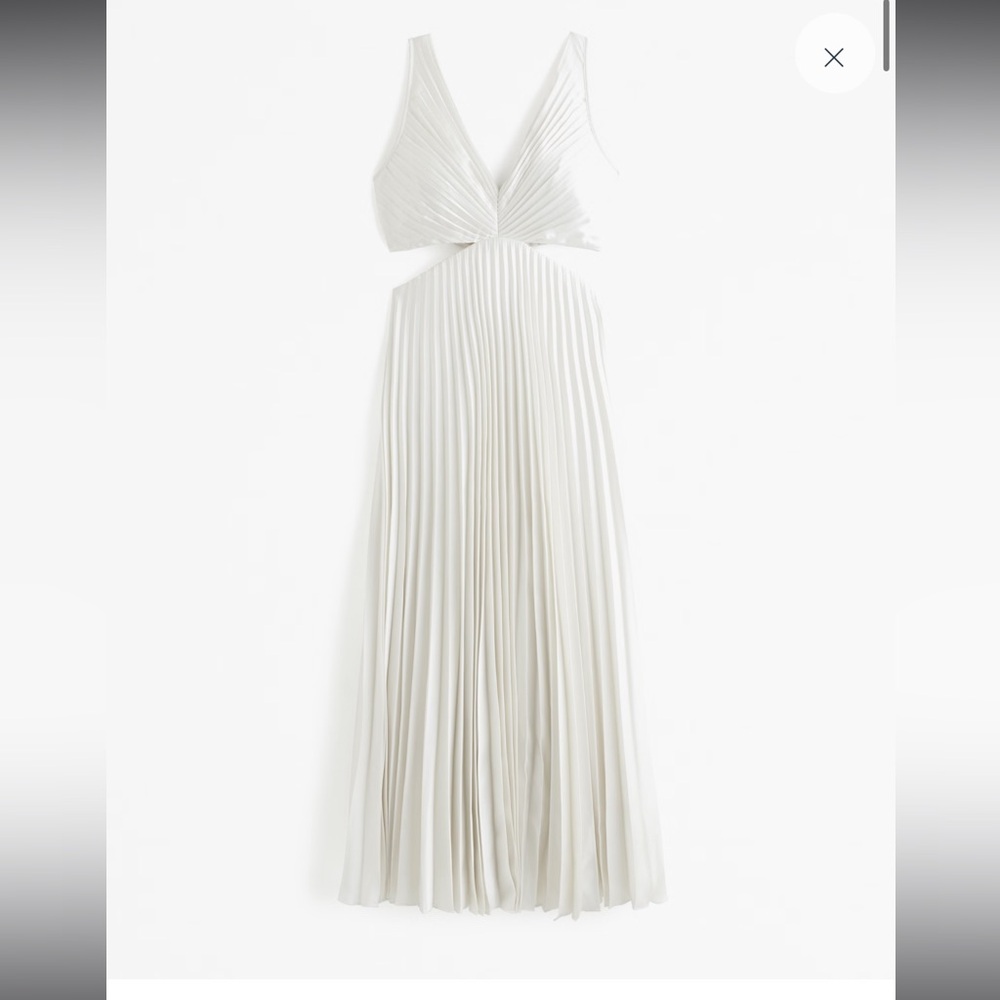 Abercrombie and fitch Giselle Pleated Cutout Maxi Dress size medium. Worn once